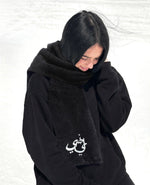 Load image into Gallery viewer, ASILI FUR SCARF IN BLACK
